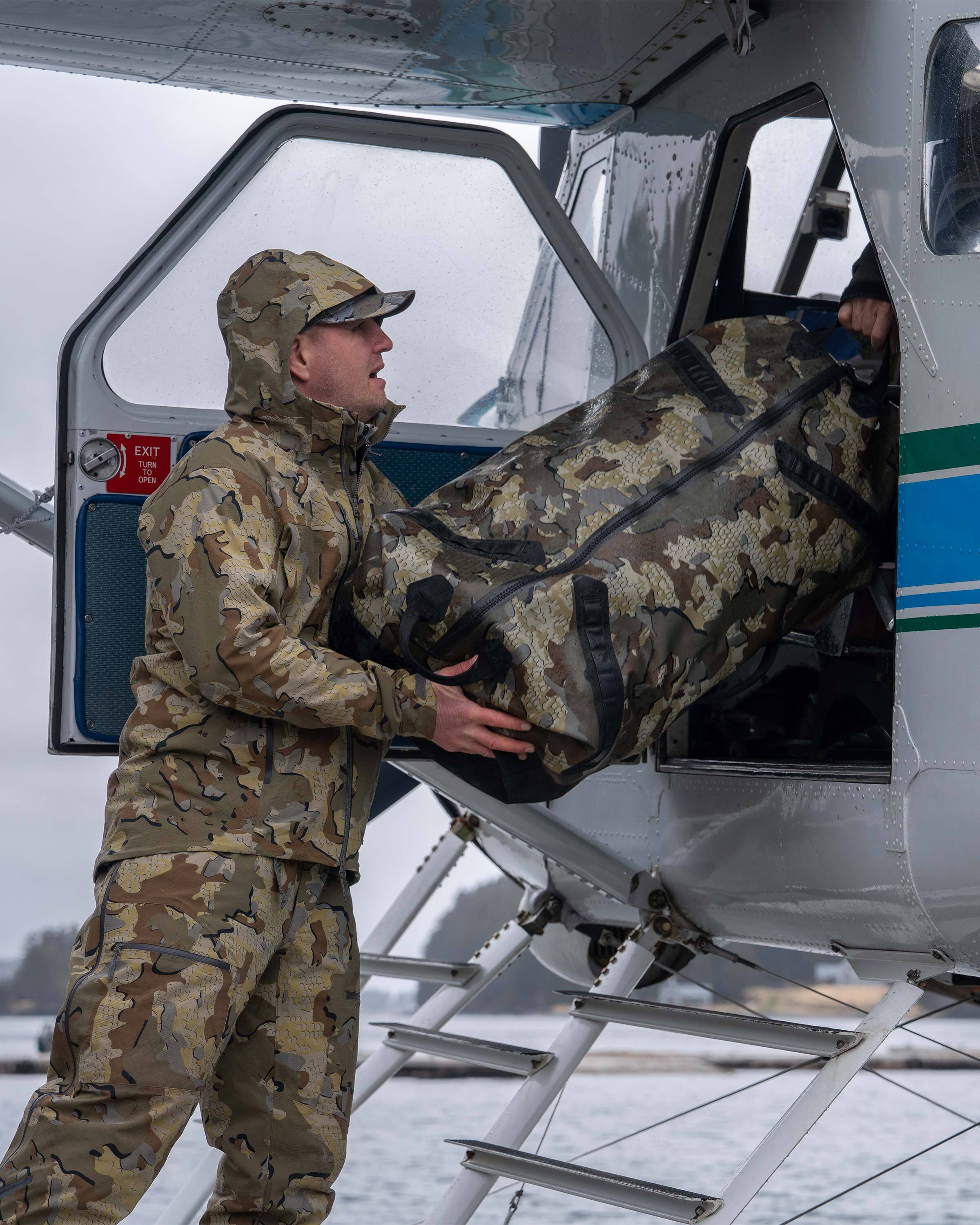 Kodiak 6600 Submersible Duffel | Verde - Image 13
