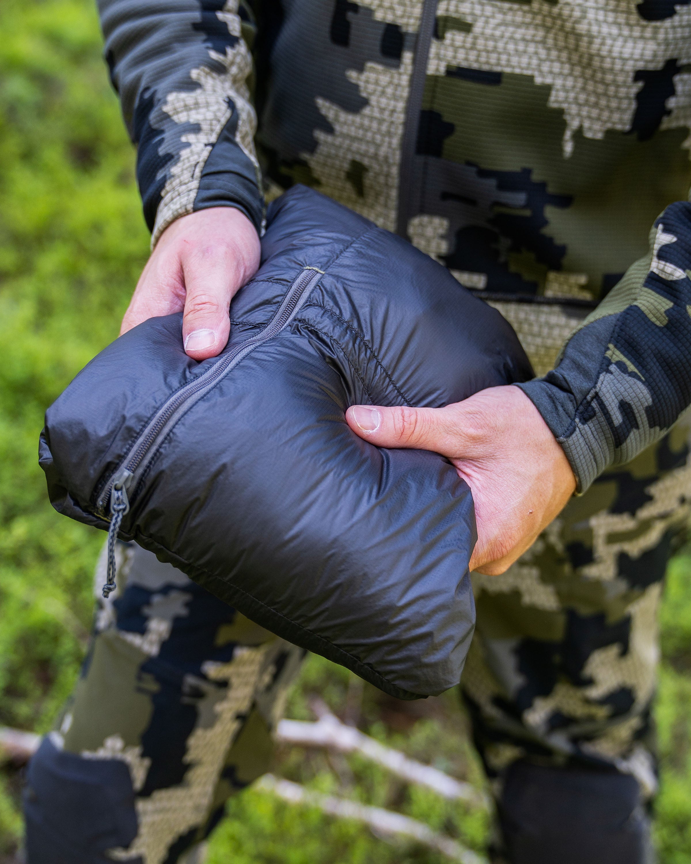 Super Down LT Vest | Black - Image 9